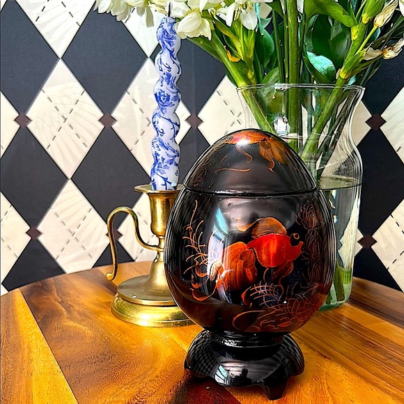 Vintage Asian Black Lacquerware Egg-Shaped Box + Lid|Glossy, Sculptural, Elegant - Picture 9 of 14